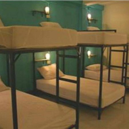 Patong Backpacker Hostel Eksteriør billede
